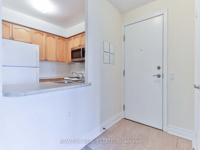 313 - 21 Hillcrest Ave