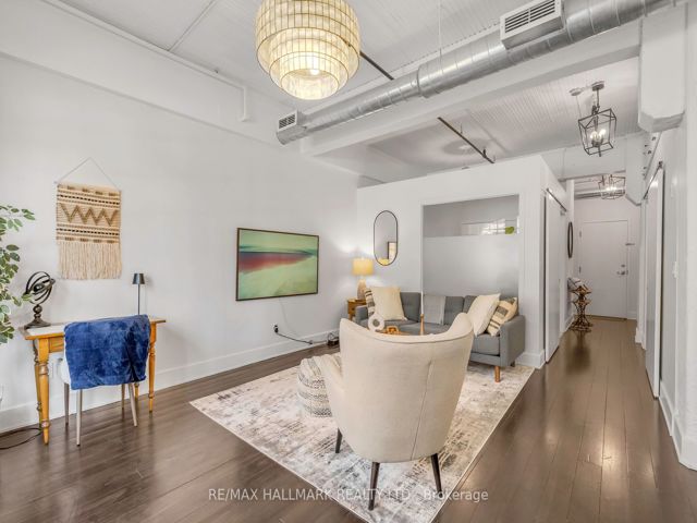 106 - 183 Dovercourt Rd