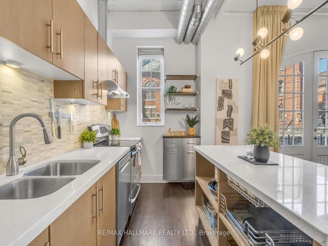 106 - 183 Dovercourt Rd