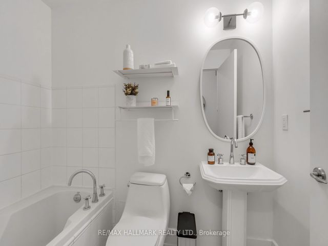 106 - 183 Dovercourt Rd