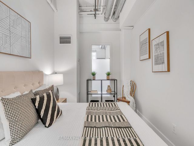 106 - 183 Dovercourt Rd