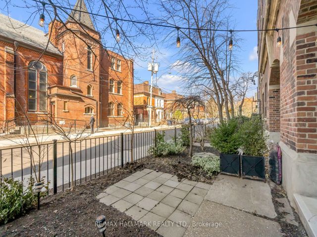 106 - 183 Dovercourt Rd