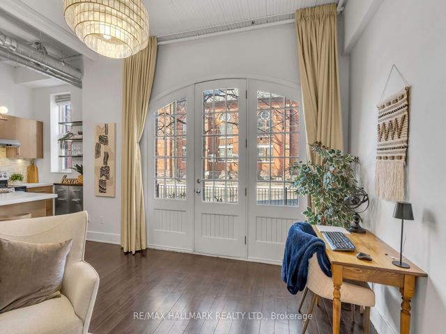106 - 183 Dovercourt Rd