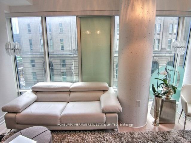 406 - 8 The Esplanade