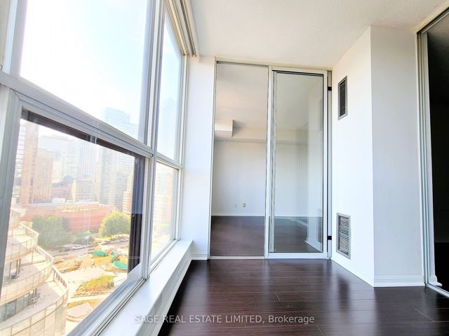 1312 - 24 Wellesley St W