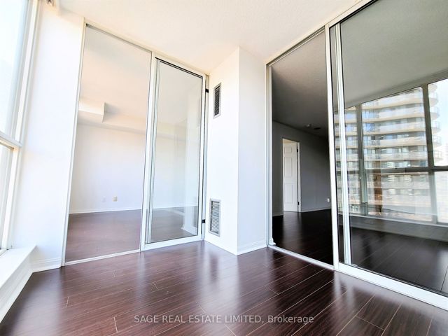 1312 - 24 Wellesley St W