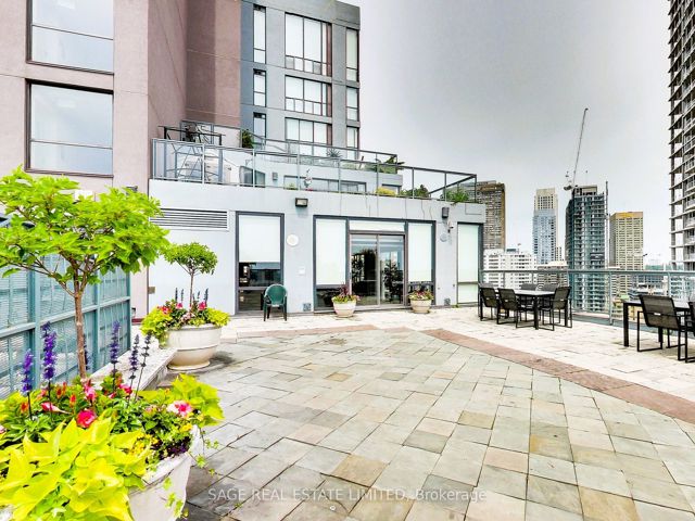 1312 - 24 Wellesley St W