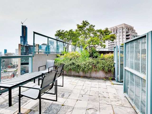 1312 - 24 Wellesley St W