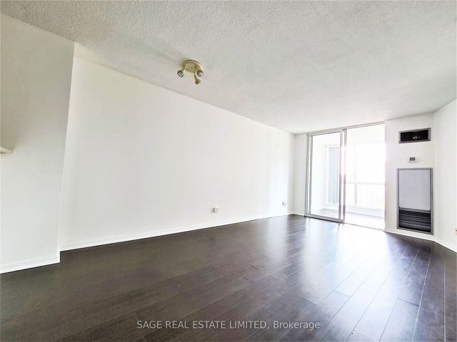 1312 - 24 Wellesley St W