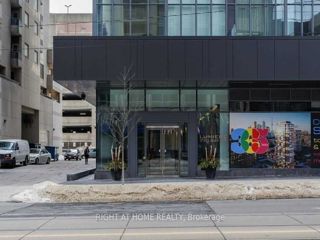 1607 - 770 Bay St