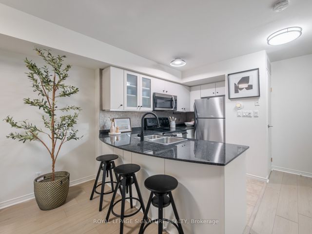 712 - 42 Western Battery Rd
