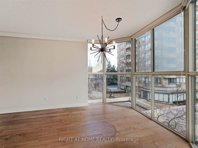 305 - 271 Ridley Blvd