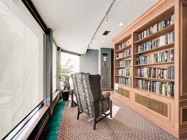 305 - 271 Ridley Blvd