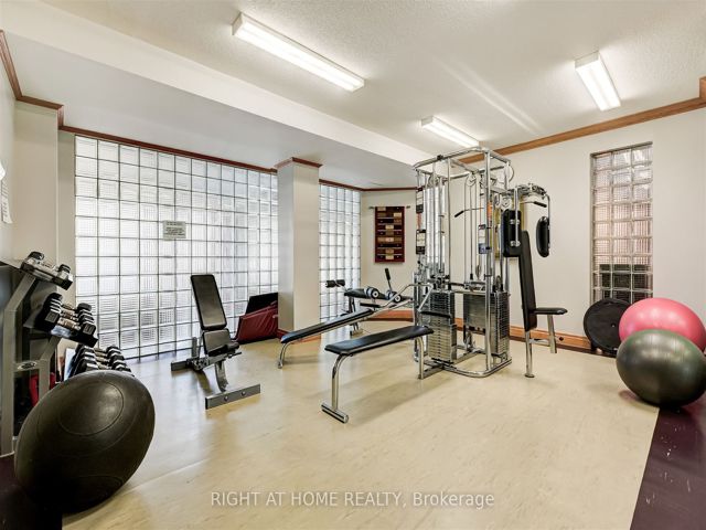 305 - 271 Ridley Blvd