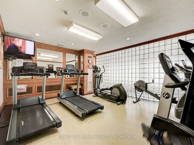 305 - 271 Ridley Blvd