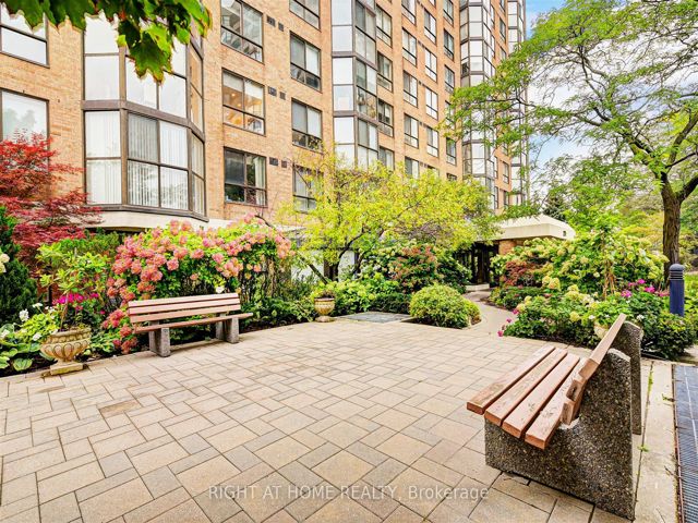 305 - 271 Ridley Blvd