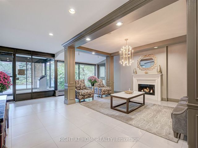 305 - 271 Ridley Blvd
