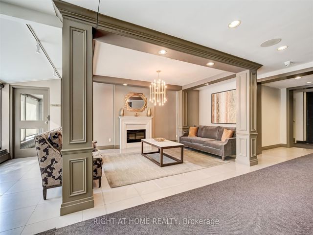 305 - 271 Ridley Blvd