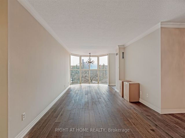 305 - 271 Ridley Blvd