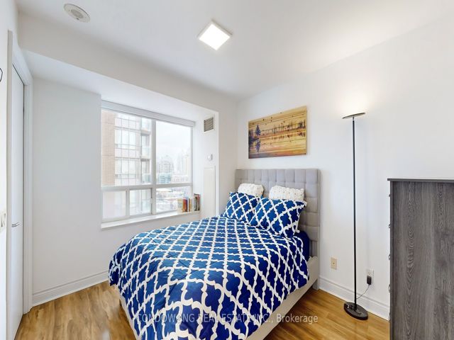 1109 - 2 Clairtrell Rd