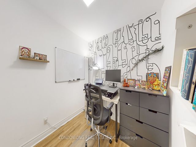1109 - 2 Clairtrell Rd