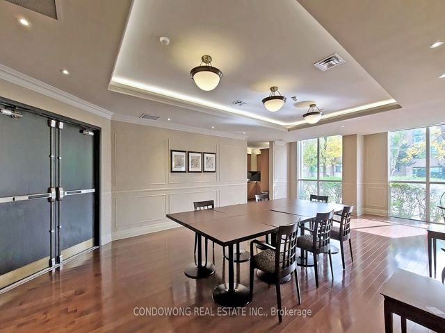 1109 - 2 Clairtrell Rd