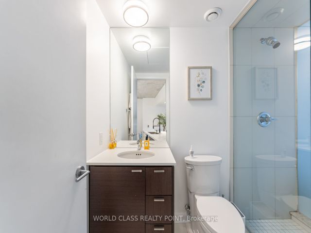 705 - 375 King St W