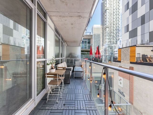 705 - 375 King St W