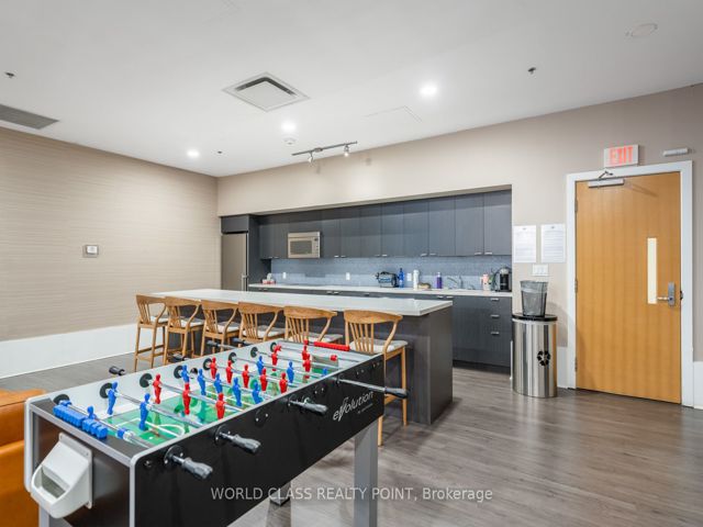 705 - 375 King St W
