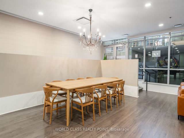 705 - 375 King St W