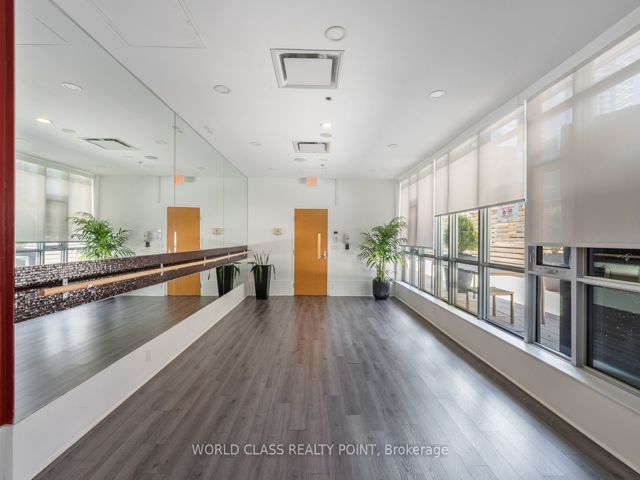705 - 375 King St W