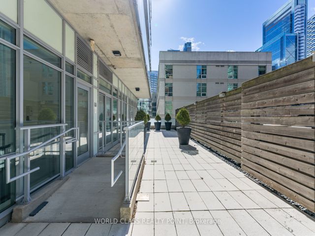 705 - 375 King St W