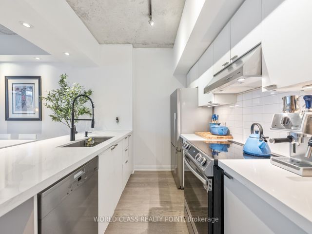 705 - 375 King St W