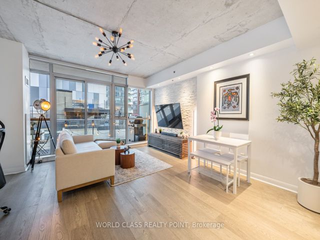 705 - 375 King St W