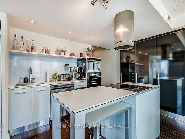 1903 - 38 Dan Leckie Way
