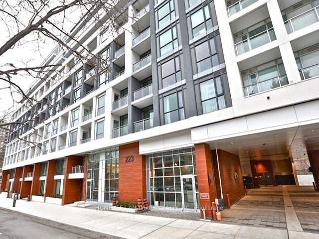 303 - 223 St Clair Ave W