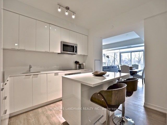 303 - 223 St Clair Ave W