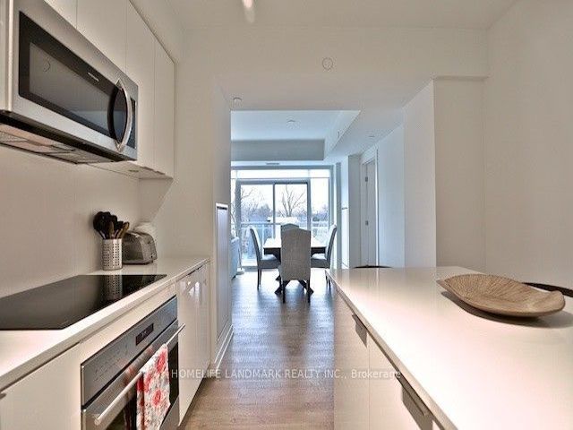 303 - 223 St Clair Ave W