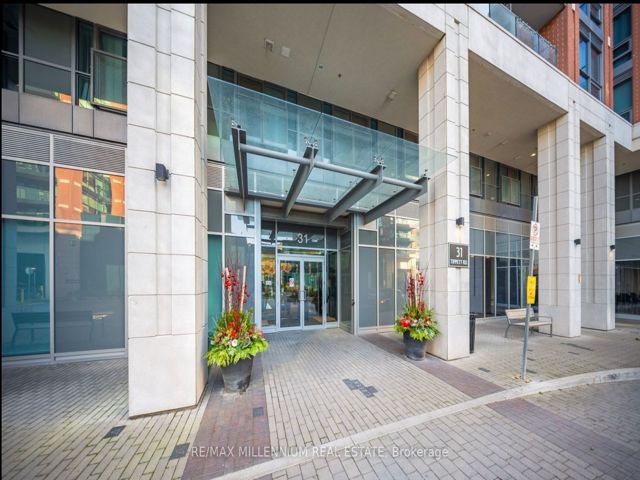 439 - 31 Tippett Rd