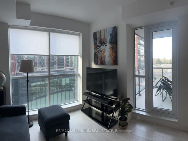 439 - 31 Tippett Rd