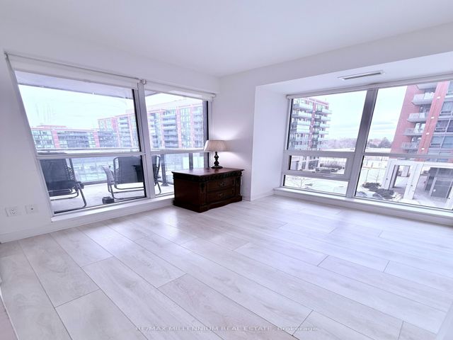439 - 31 Tippett Rd