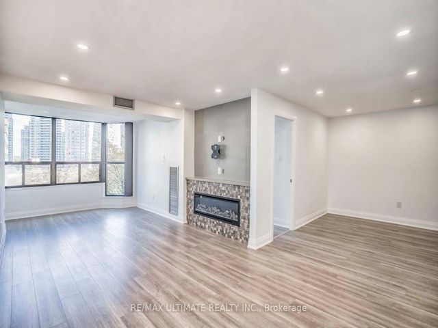 505 - 33 Elmhurst Ave