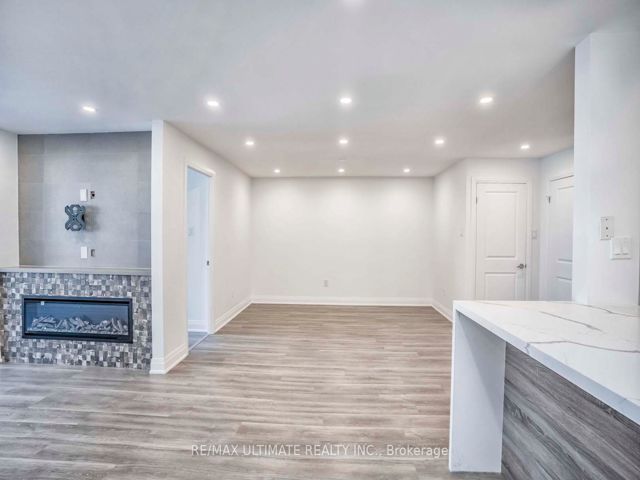 505 - 33 Elmhurst Ave