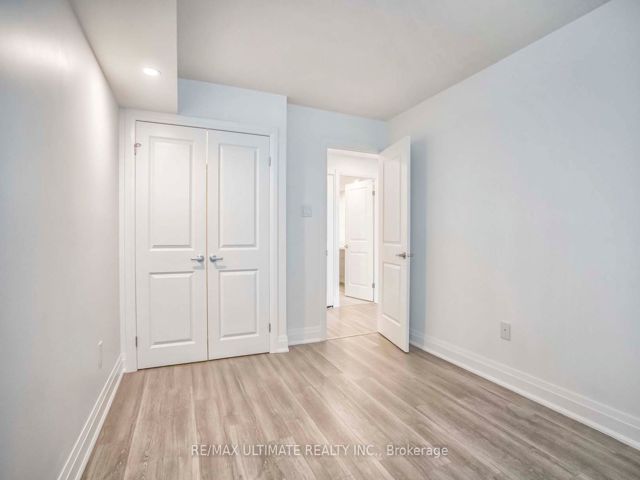 505 - 33 Elmhurst Ave