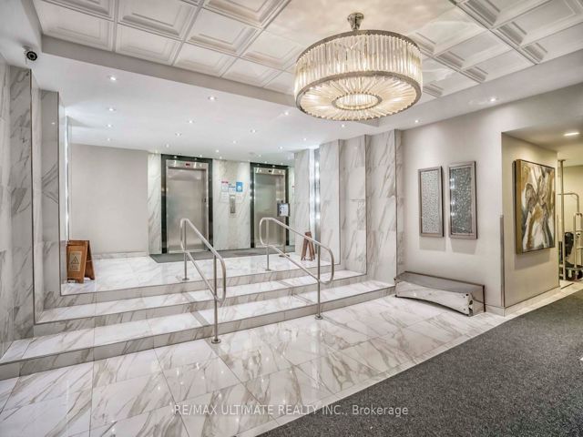 505 - 33 Elmhurst Ave