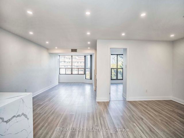 505 - 33 Elmhurst Ave