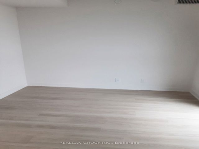 523 - 30 Tretti Way