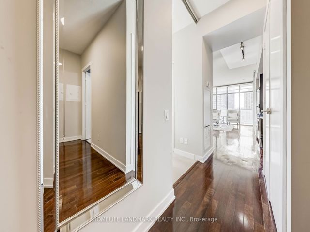1405 - 33 Charles St E
