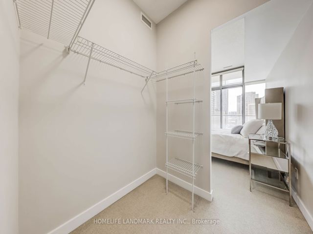 1405 - 33 Charles St E