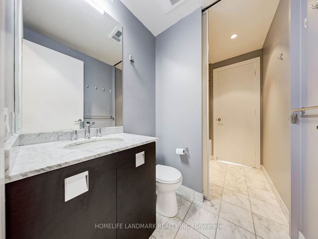 1405 - 33 Charles St E